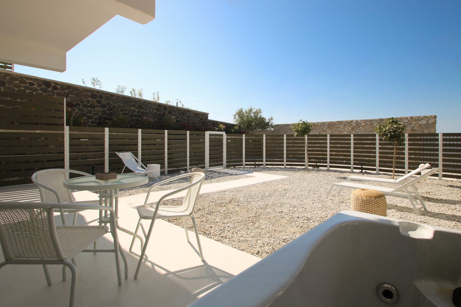 Junior Suite with Hot Tub and Garden View, Finikia – photo 23 of 27