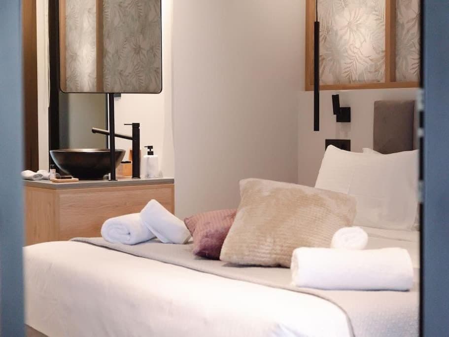 Orama Luxury Suite with private pool, Piskopiano – photo 31 of 48