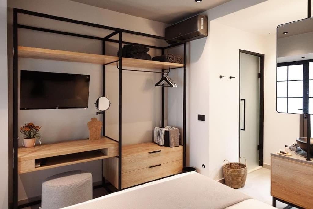 Orama Luxury Suite with private pool, Piskopiano – photo 32 of 48