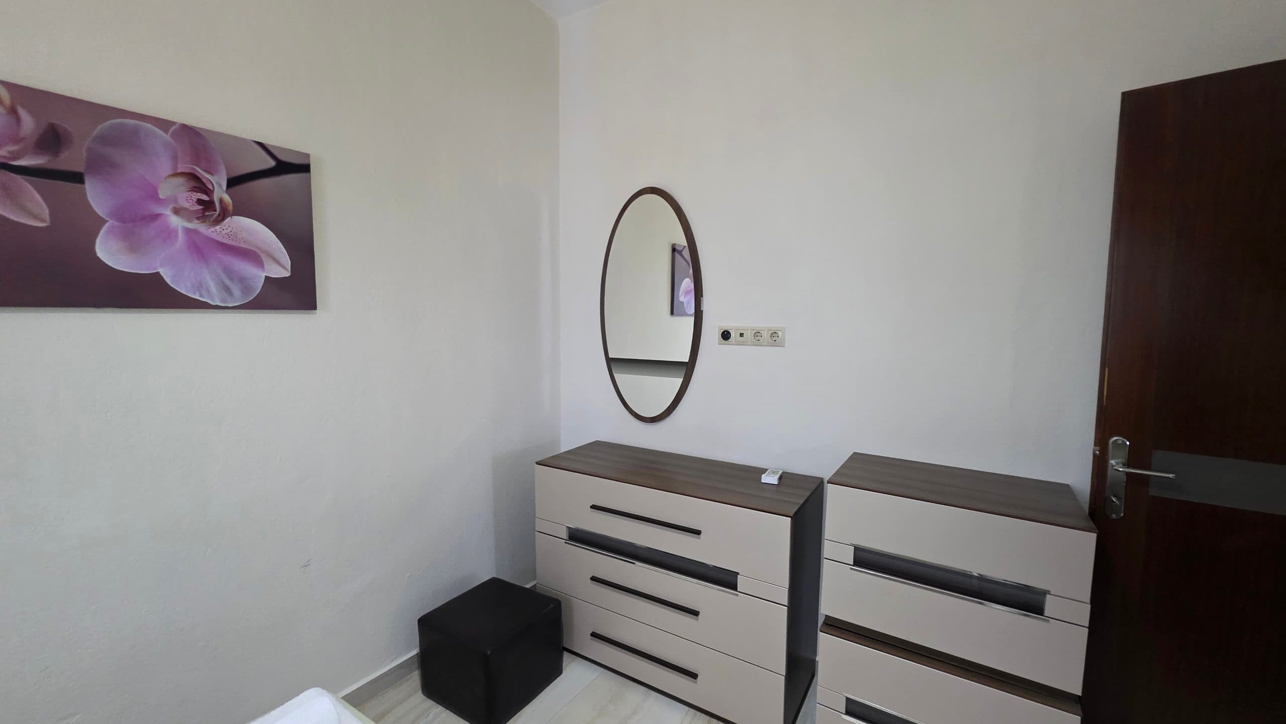 Pefkohori 4 Bedroom Villa with BBQ, Garden and Parking near the Beach, Pefkochori – photo 9 of 29
