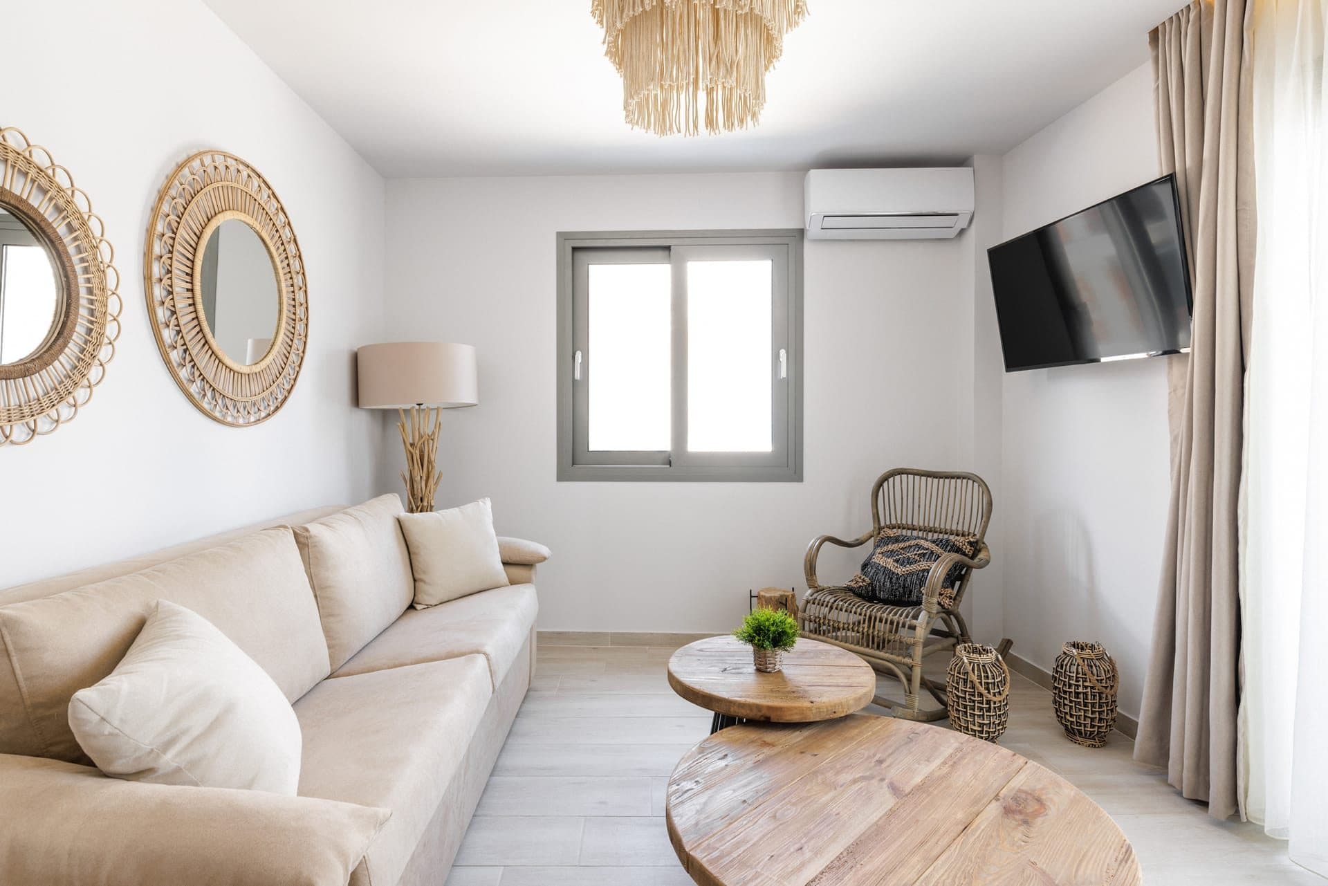 Deluxe Suite | One Bedroom, Polychrono – photo 13 of 23