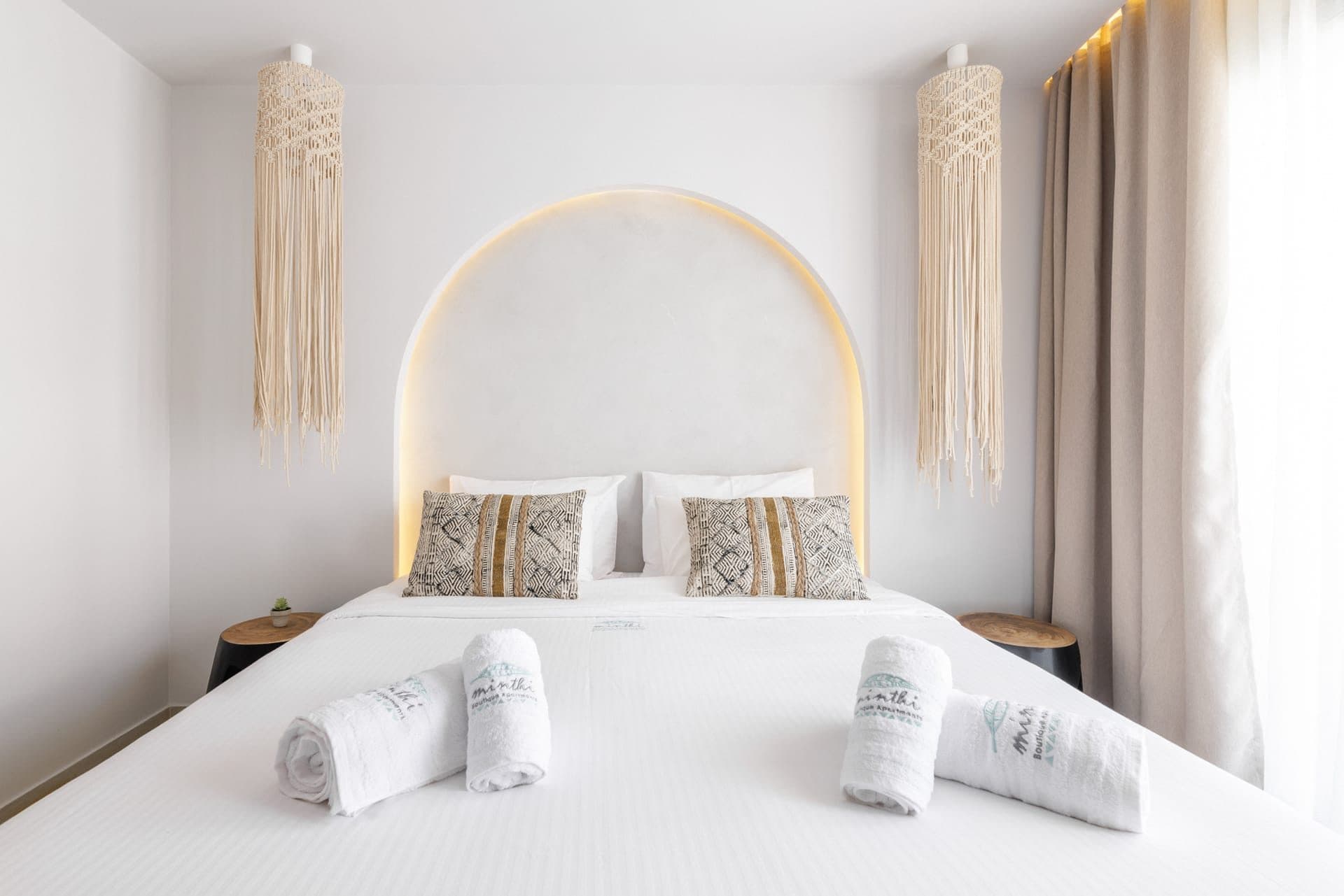 Deluxe Suite | One Bedroom, Polychrono – photo 3 of 23
