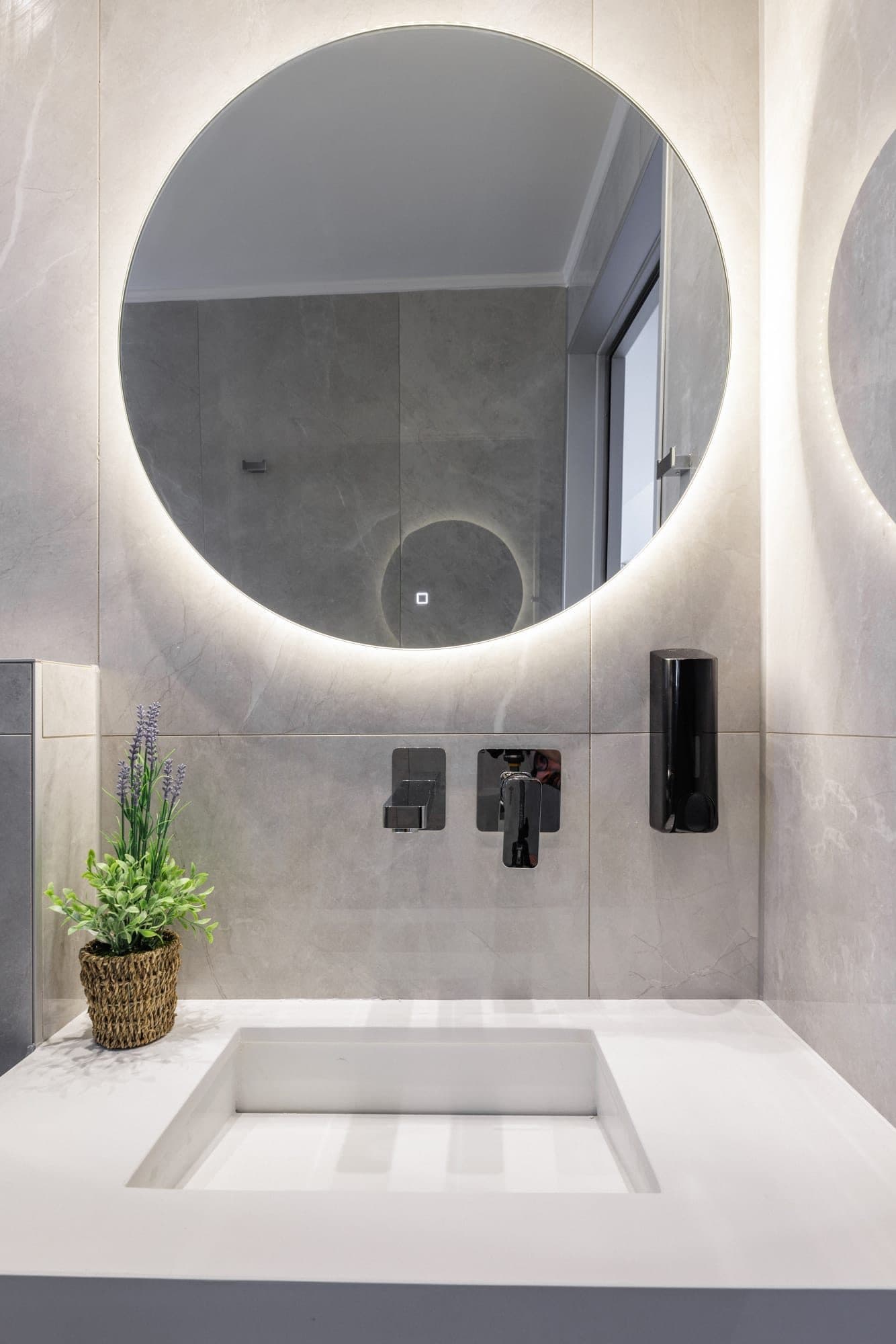 Deluxe Suite | One Bedroom, Polychrono – photo 22 of 23