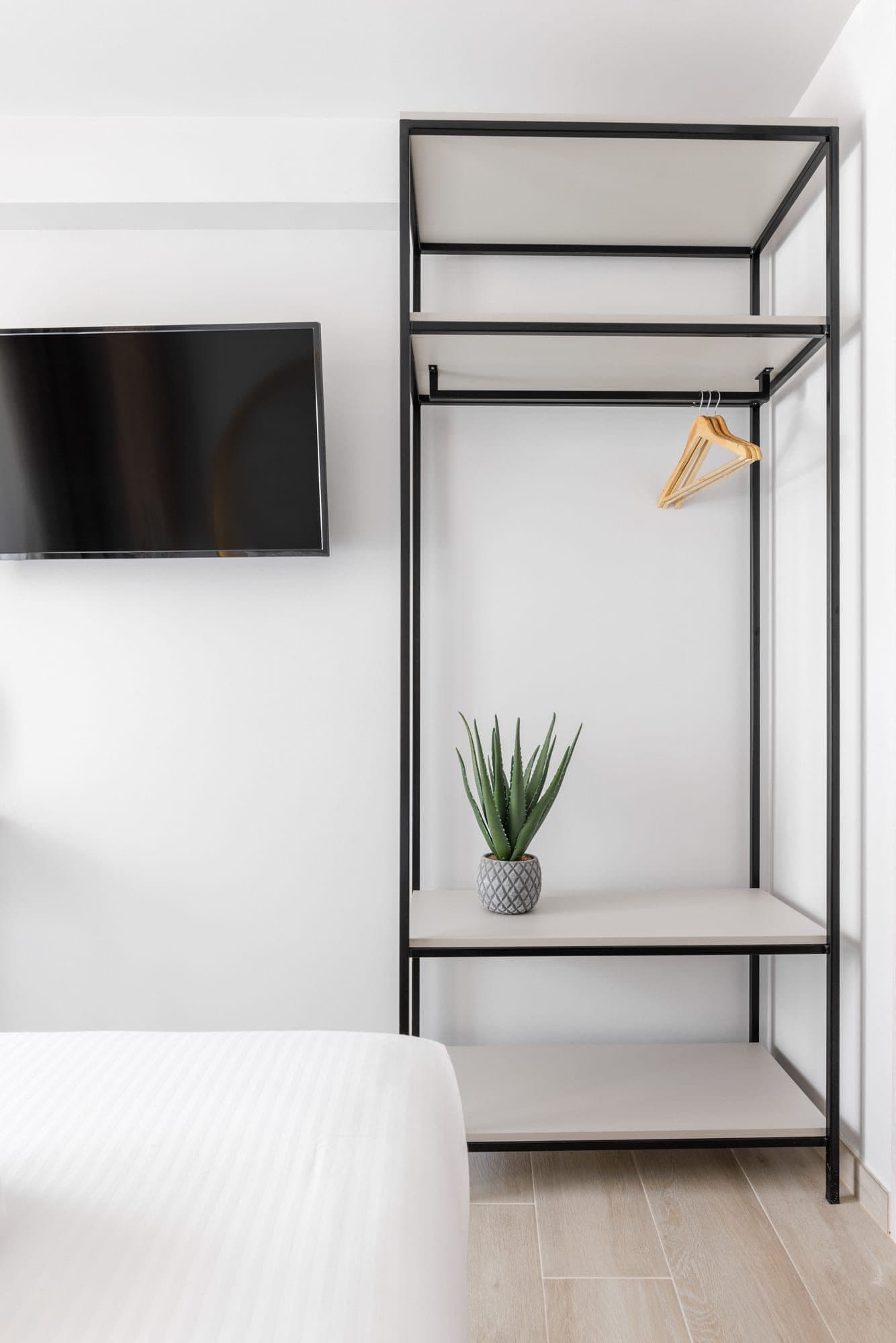 Deluxe Suite | One Bedroom, Polychrono – photo 7 of 23