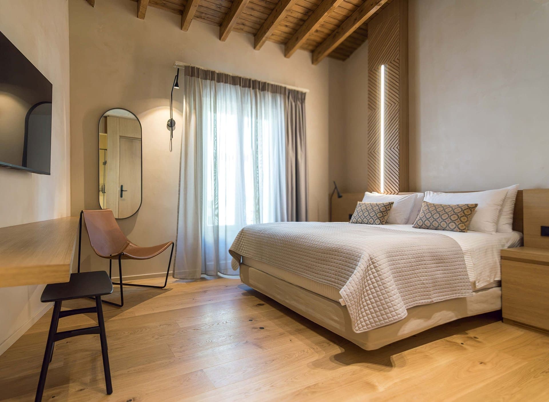 Cozy Suite with Old Town View and Balcony, Chania – photo 3 of 8