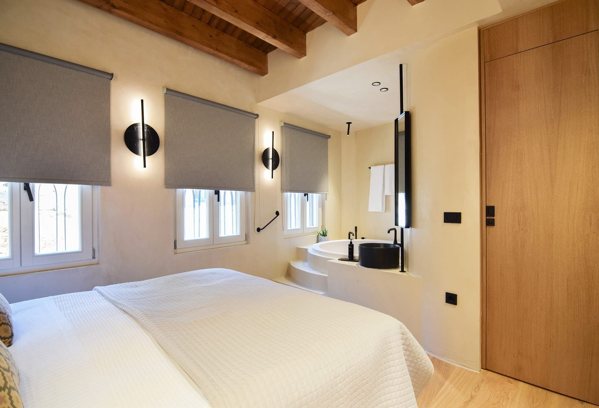Lovers' Nest with Indoor Tub, Chania – photo 2 of 8