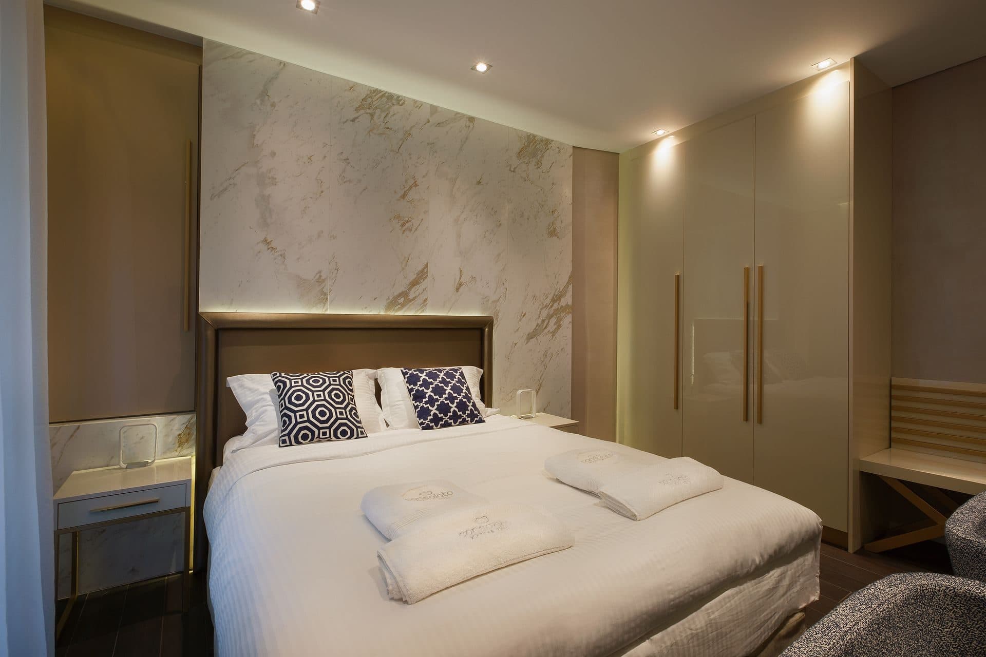 Two-bedroom two-bathroom Suite with Old Town View and Balcony, Chania – photo 3 of 8