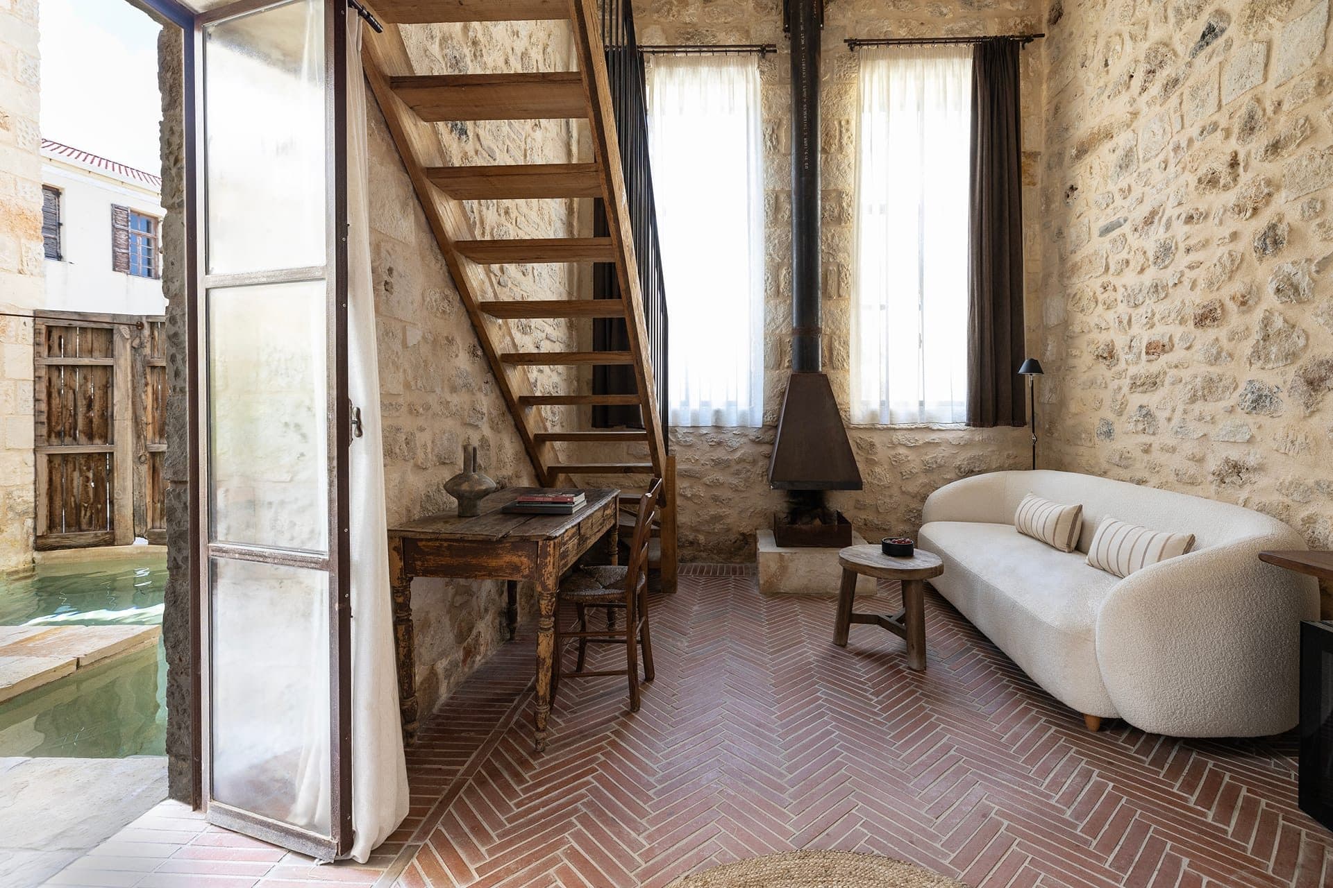 Suite with Private Heated Pool – Swim Up (Ground floor) | 45m2