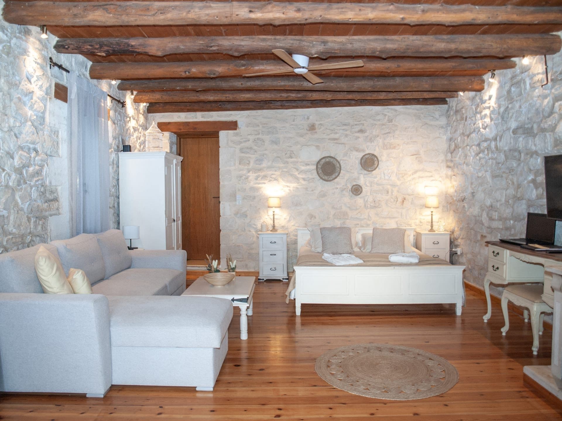 Barozzi | Junior Suite (with terrace) 46 sqm, Argiroupoli – photo 3 of 5