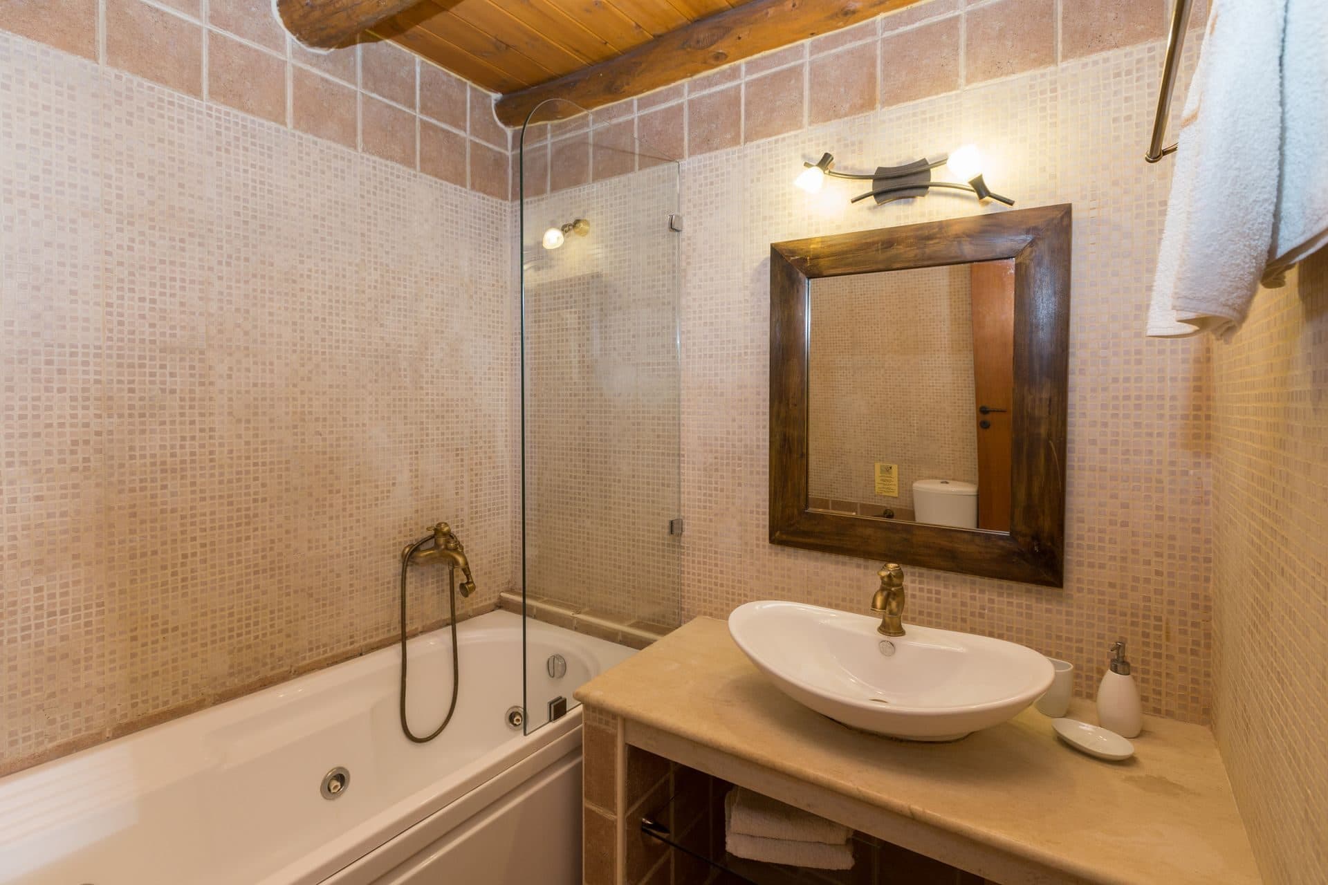 Ontas | Classic Suite mezzanine (with terrace) 57sqm, Argiroupoli – photo 4 of 5