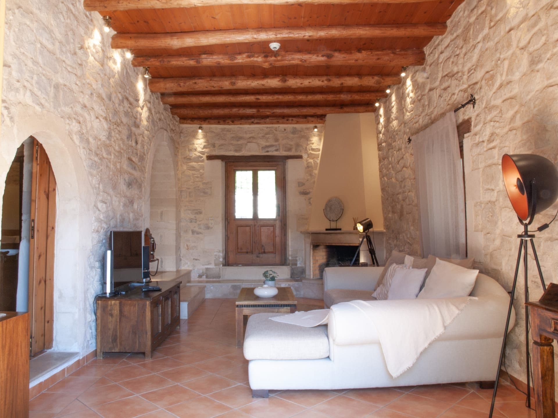 Tholos | Superior Suite 2 room 73 sqm, Argiroupoli – photo 3 of 5