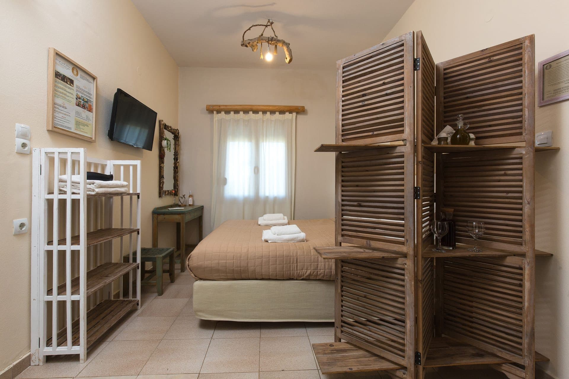 Budget Double Room #3, Kissamos – photo 3 of 23