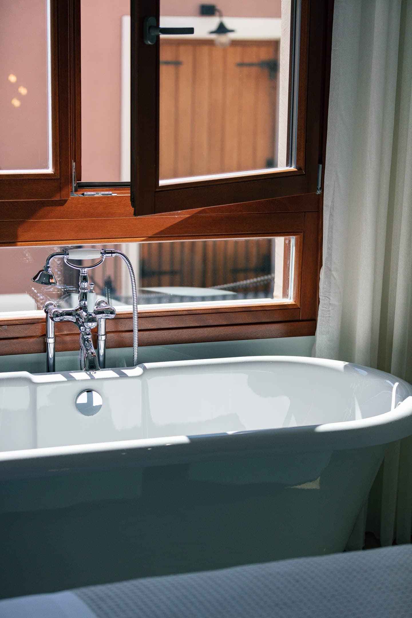 Premium Studio with Old Town View & Open-Plan Bathtub, Chania – photo 9 of 12