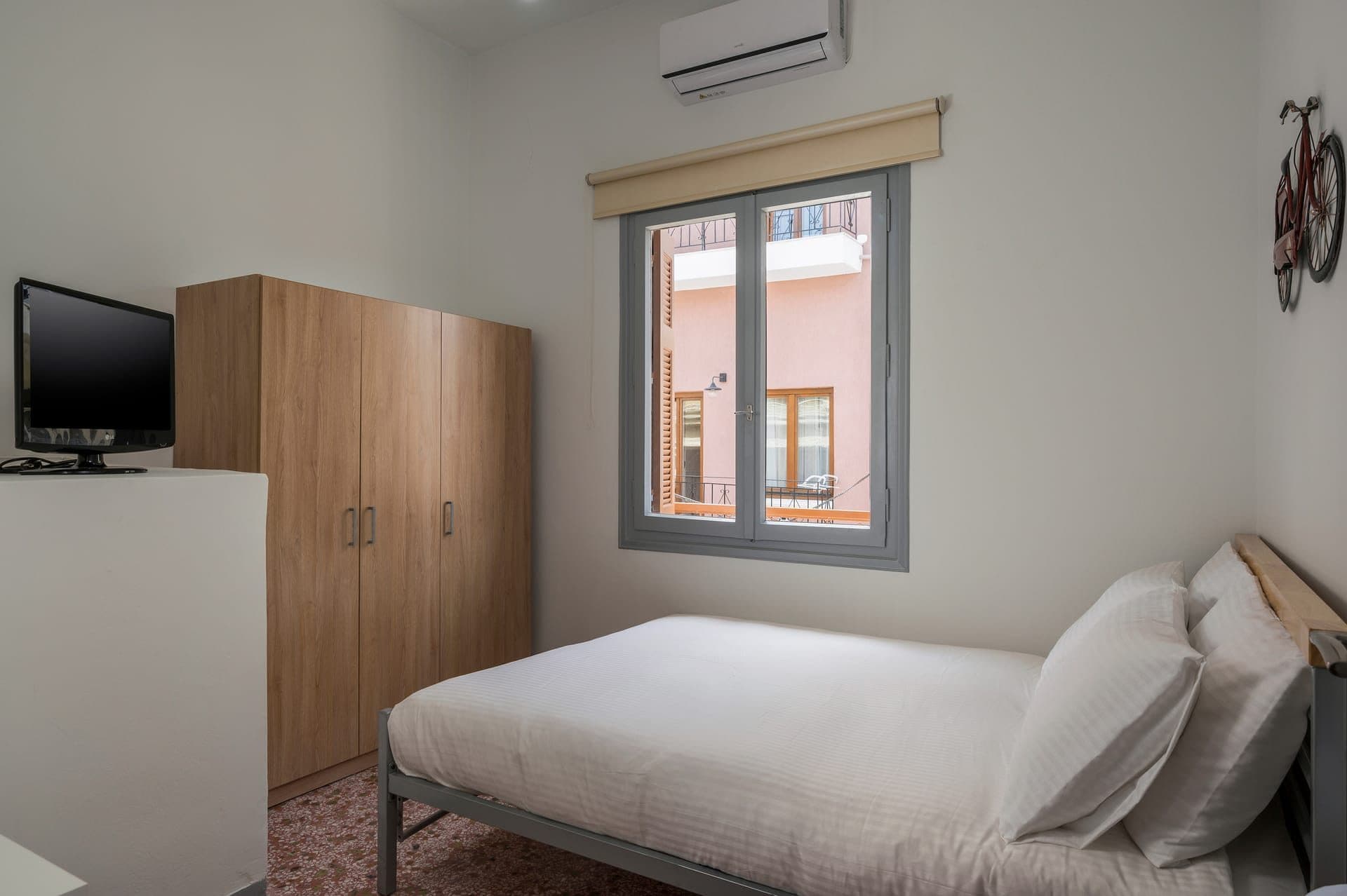 Two-Bedroom Apartment with Old Town View, Chania – photo 12 of 18