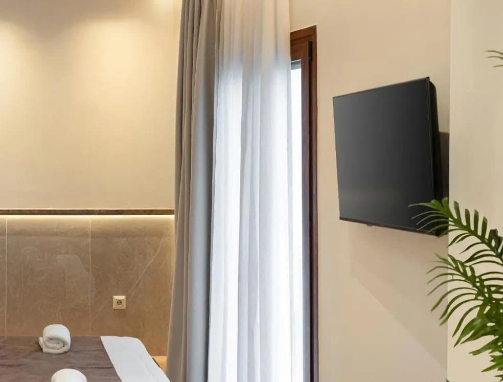 101 - Deluxe Suite with Spa and Sea View (1st Floor), Rethymno – photo 4 of 11
