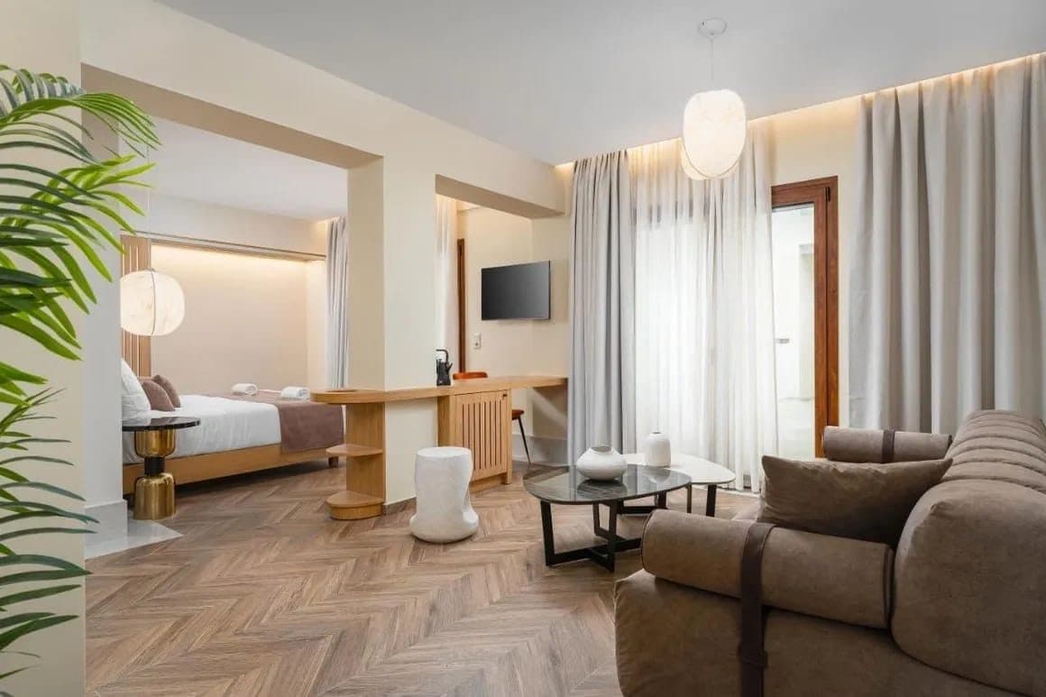 102 - Deluxe Suite with Spa and Private Pool (1st Floor), Rethymno – photo 12 of 16