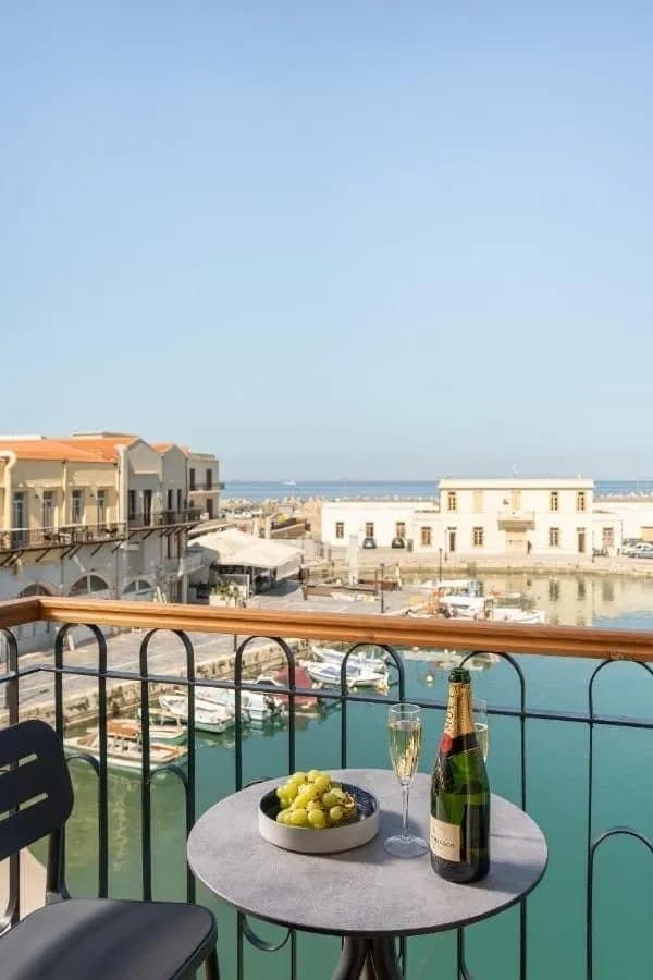 103 - Deluxe Suite with Spa and Sea View (2nd Floor), Rethymno – photo 10 of 11