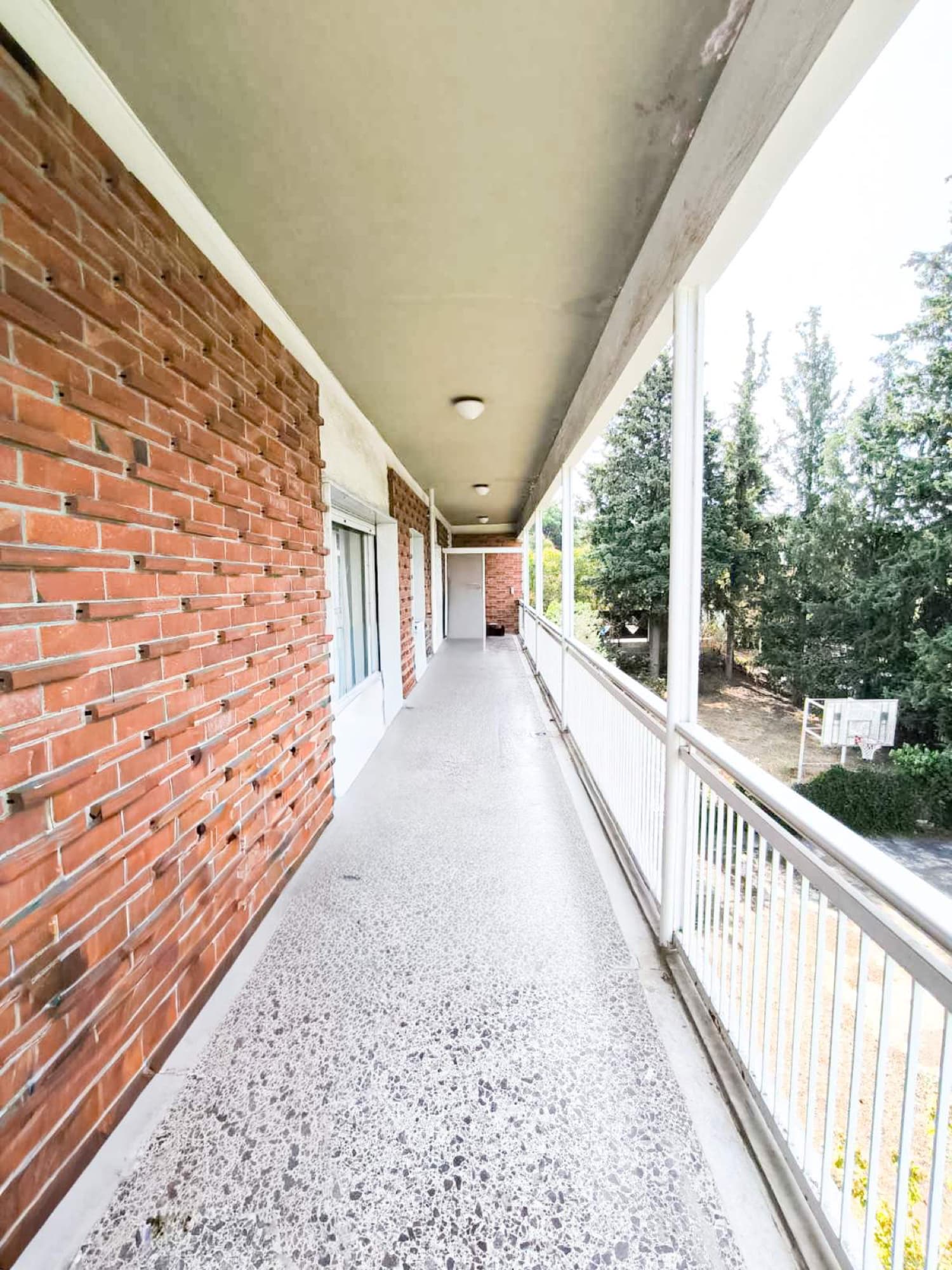 660 m² Three-Level Apartment Complex for Sale in Panorama, Panorama – photo 11 of 36
