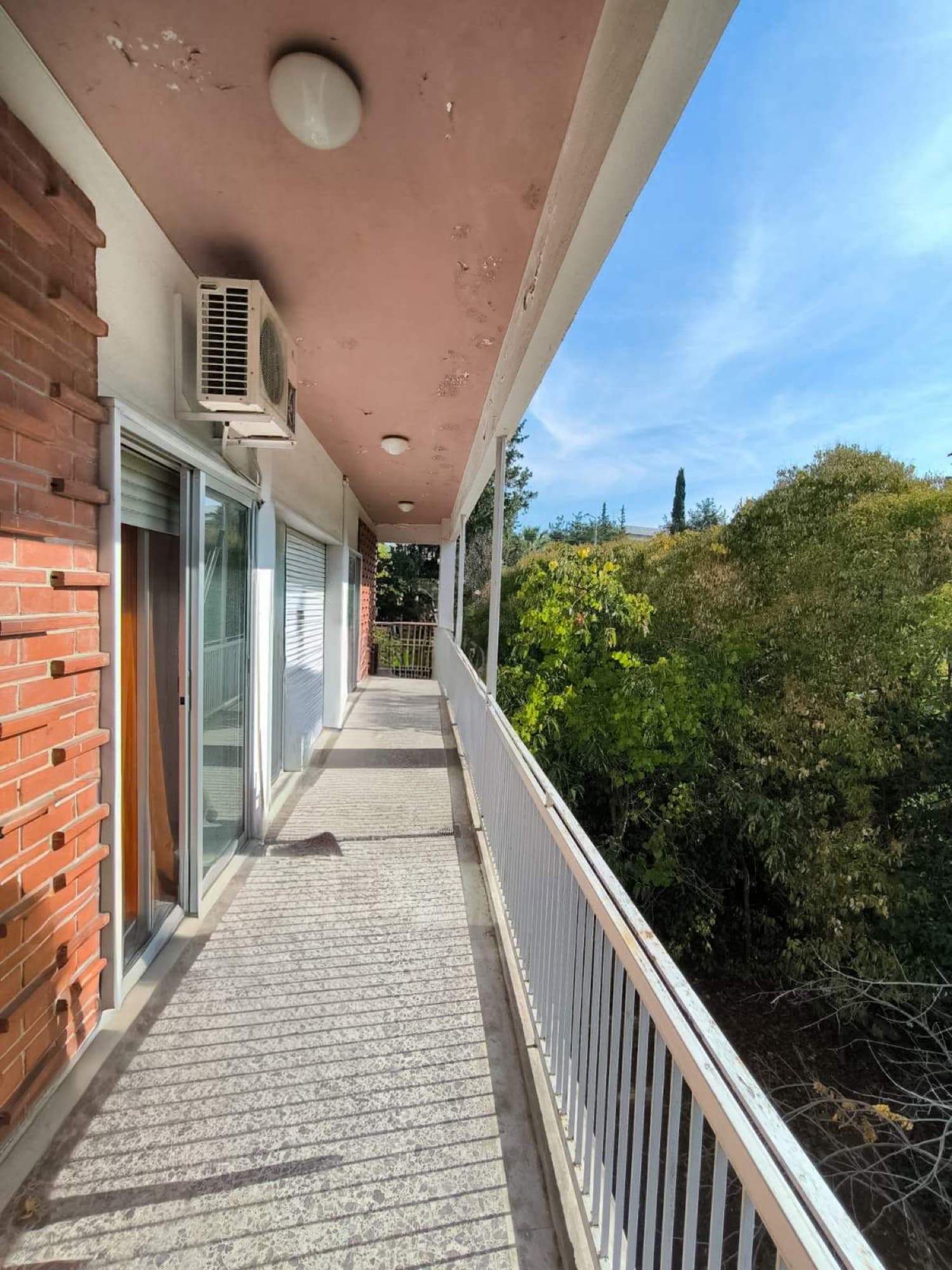 660 m² Three-Level Apartment Complex for Sale in Panorama, Panorama – photo 25 of 36