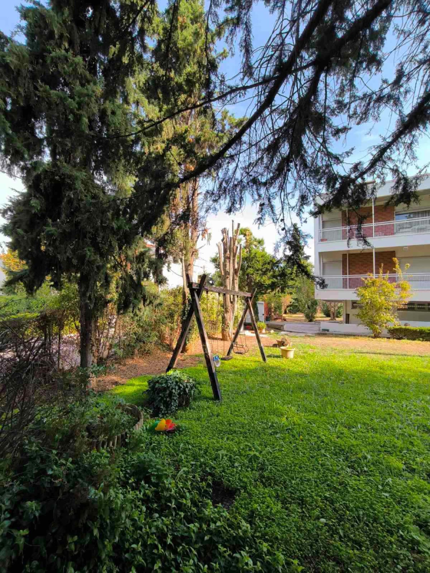 660 m² Three-Level Apartment Complex for Sale in Panorama