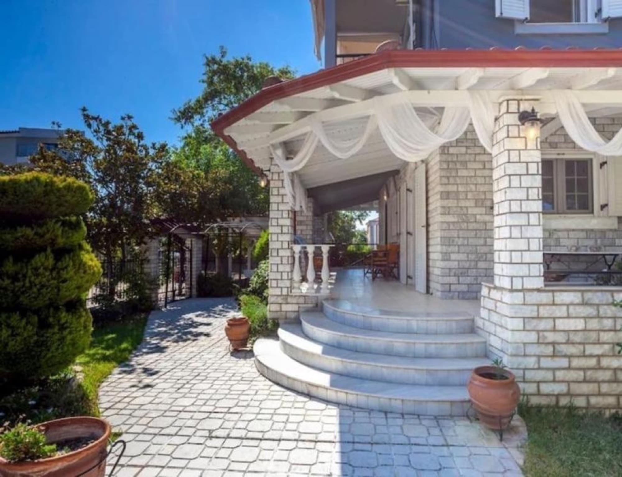Five-Bedroom Villa for Sale in Nikiti, Halkidiki - 150 m², Nikiti – photo 2 of 36