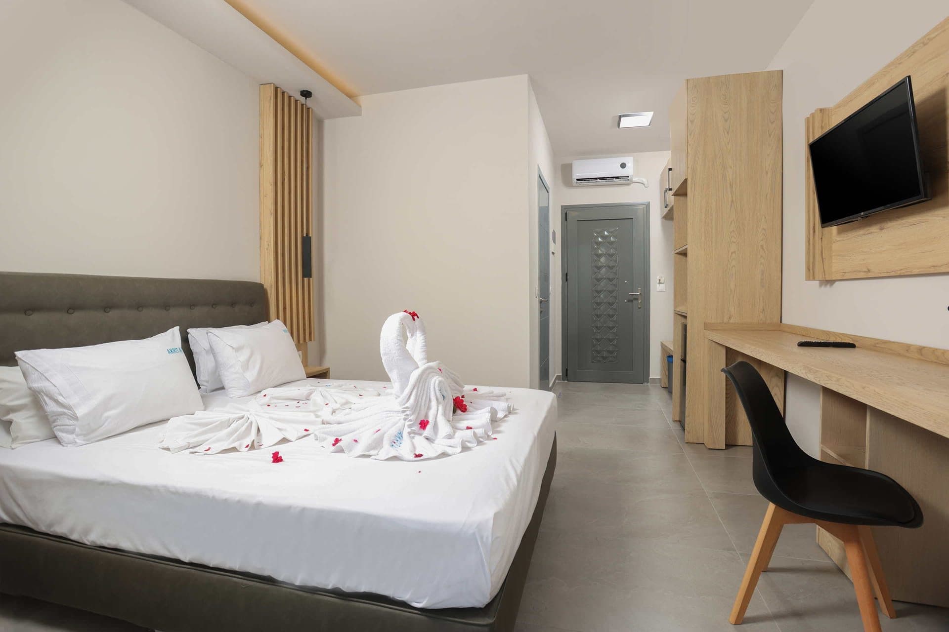 Double Room Pool View, Pefkochori – photo 4 of 11
