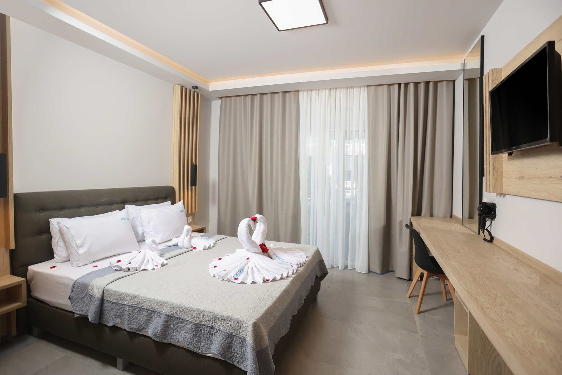 Double Room Pool Front, Pefkochori – photo 2 of 11
