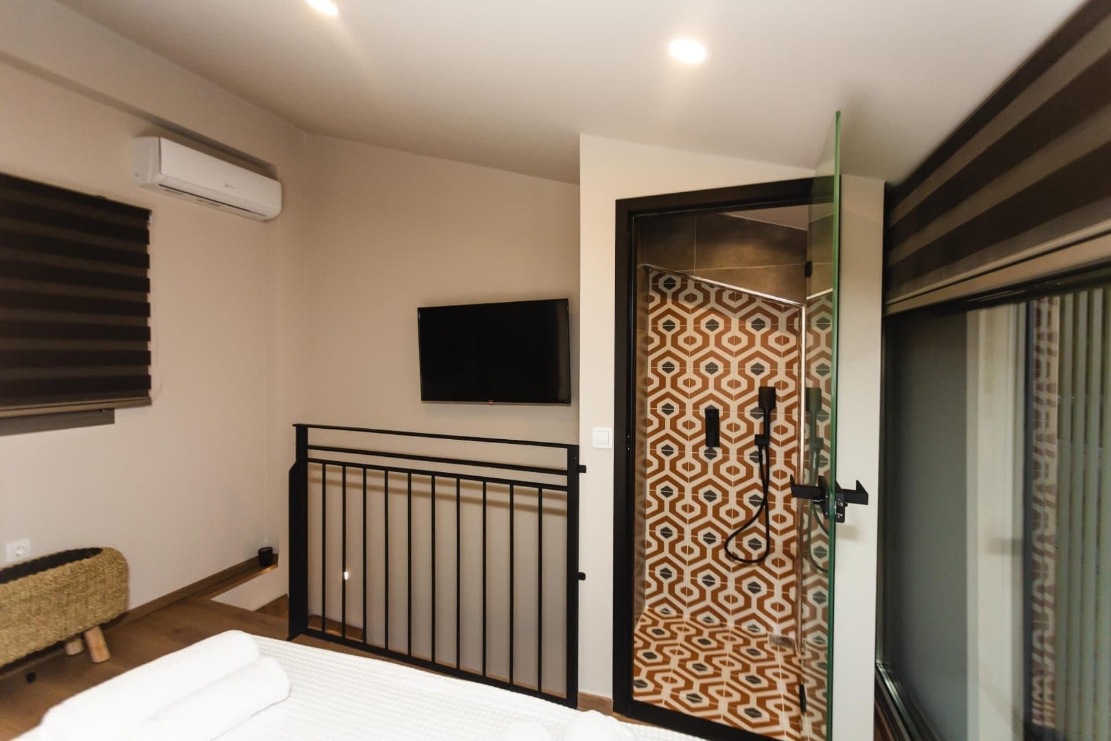 Designer Double Room, Polychrono – photo 8 of 20