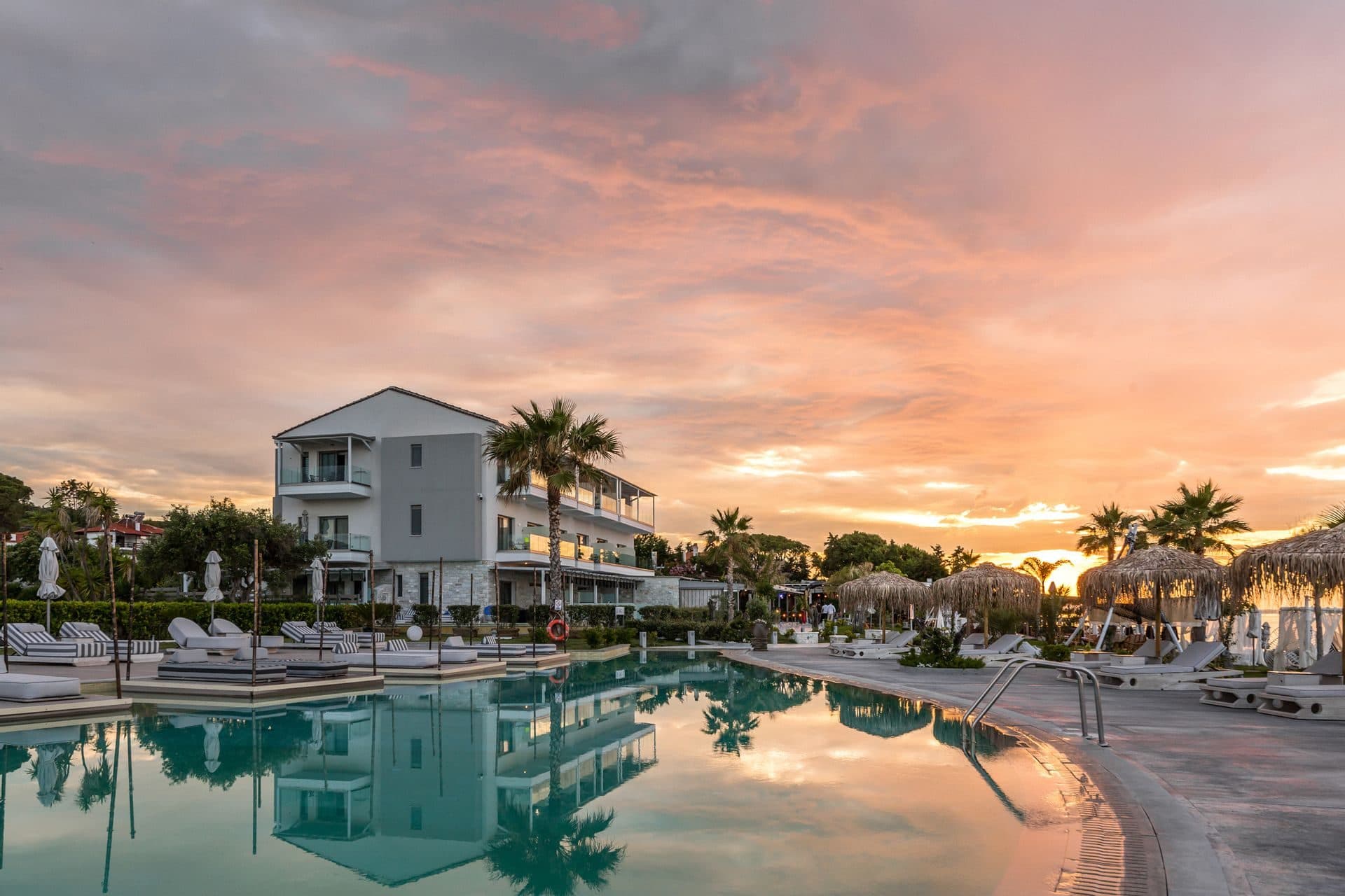 Blue Carpet Luxury Suites Halkidiki, Pefkochori – photo 12 of 28
