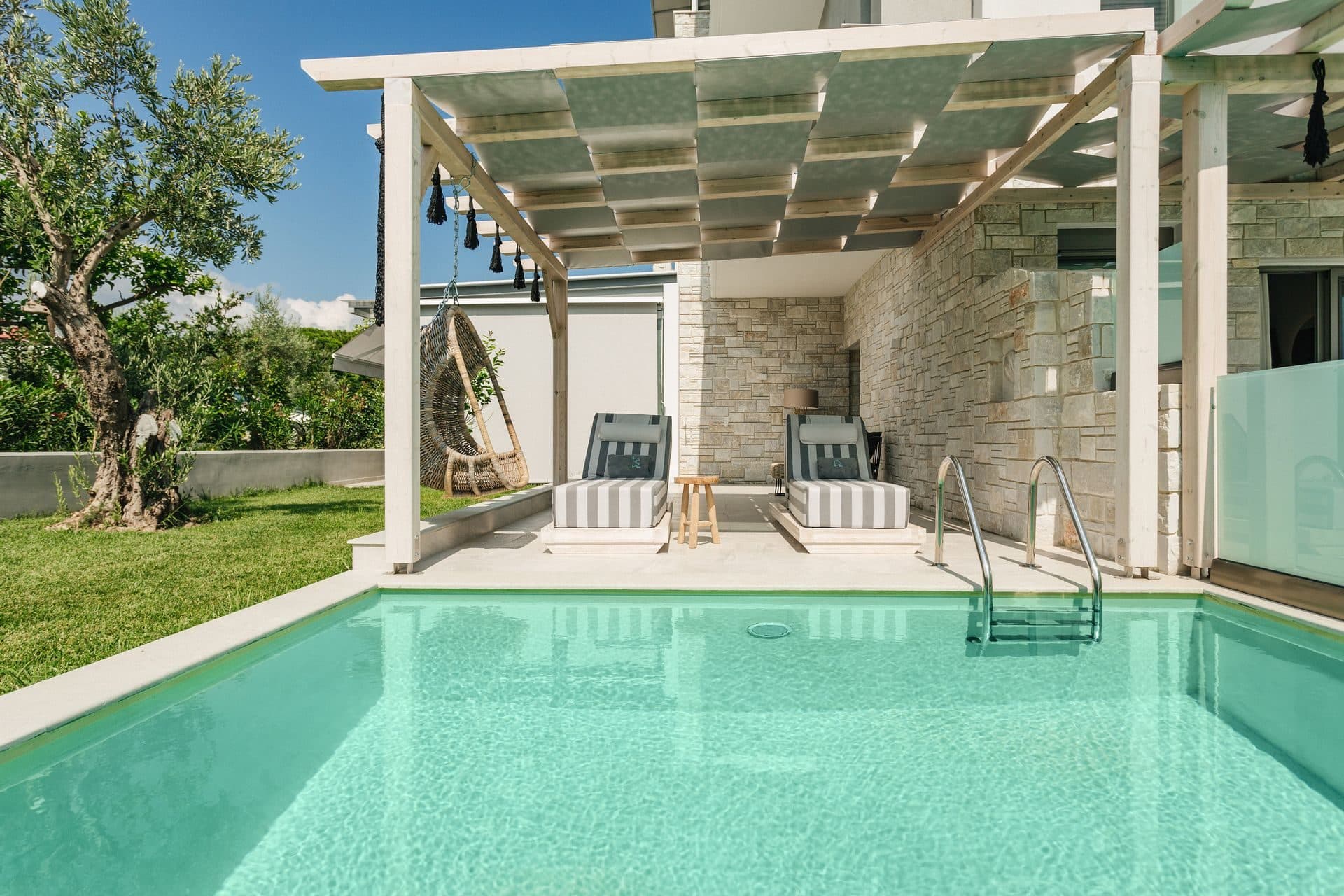Triple Suite | Private Pool, Pefkochori – photo 2 of 12