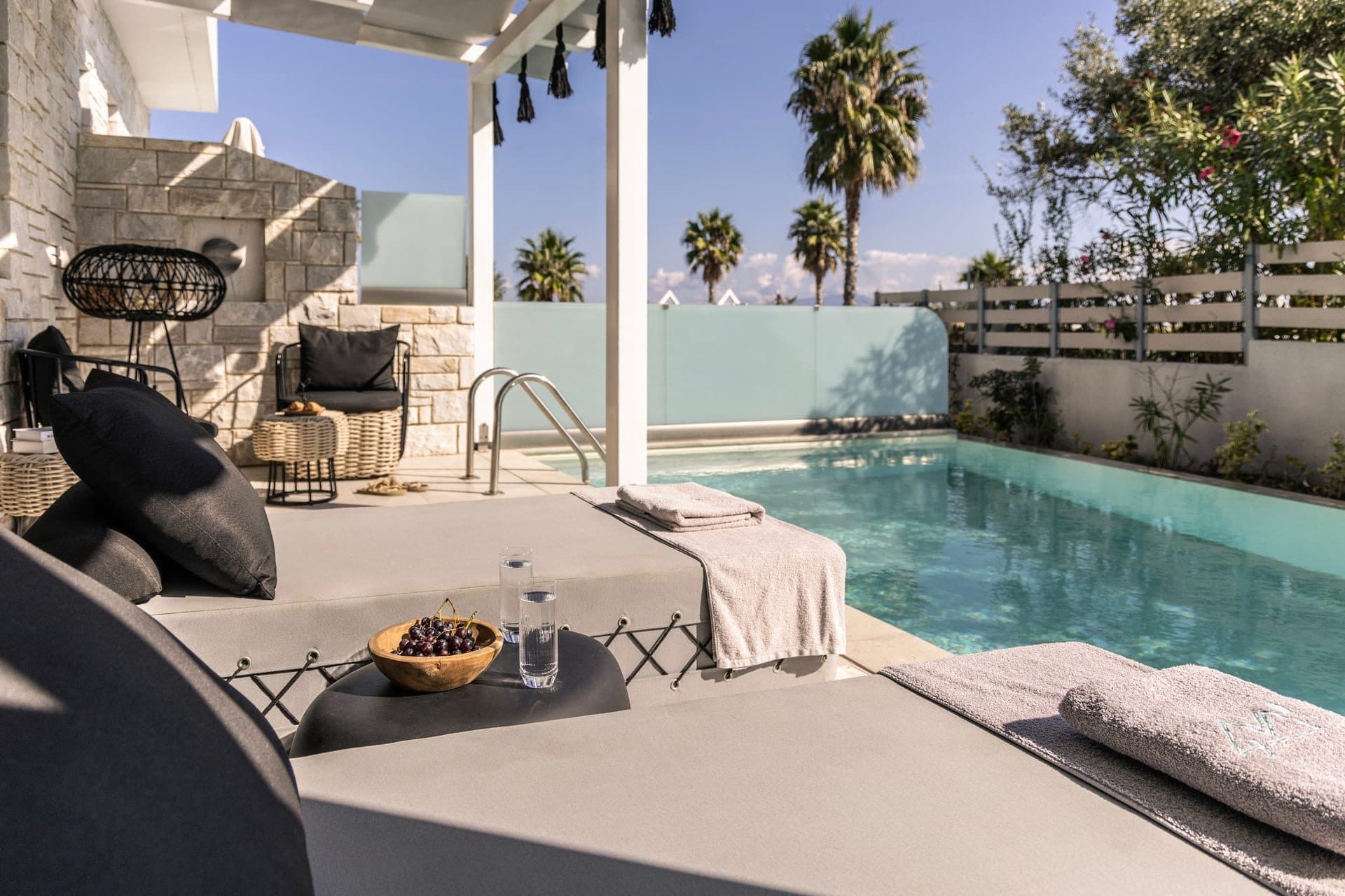 Double Suite Side Sea View | Private Pool, Pefkochori – photo 8 of 10
