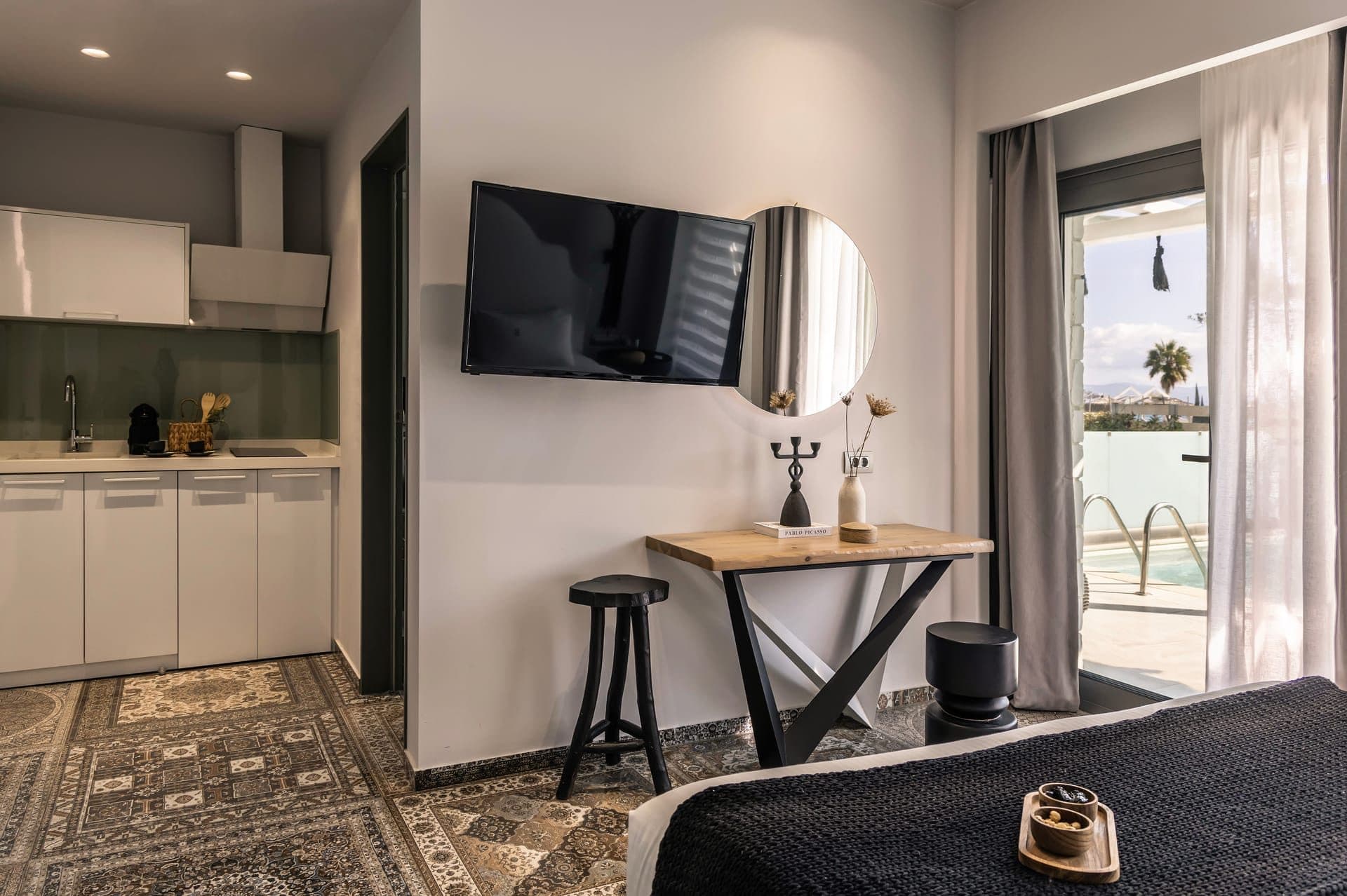Double Suite Side Sea View | Private Pool, Pefkochori – photo 4 of 10