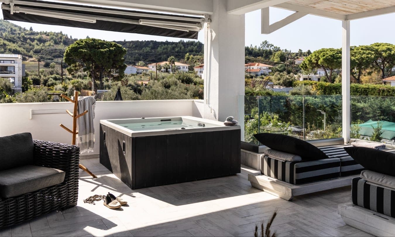 2-Level Suite | Outdoor Jacuzzi, Pefkochori – photo 10 of 10