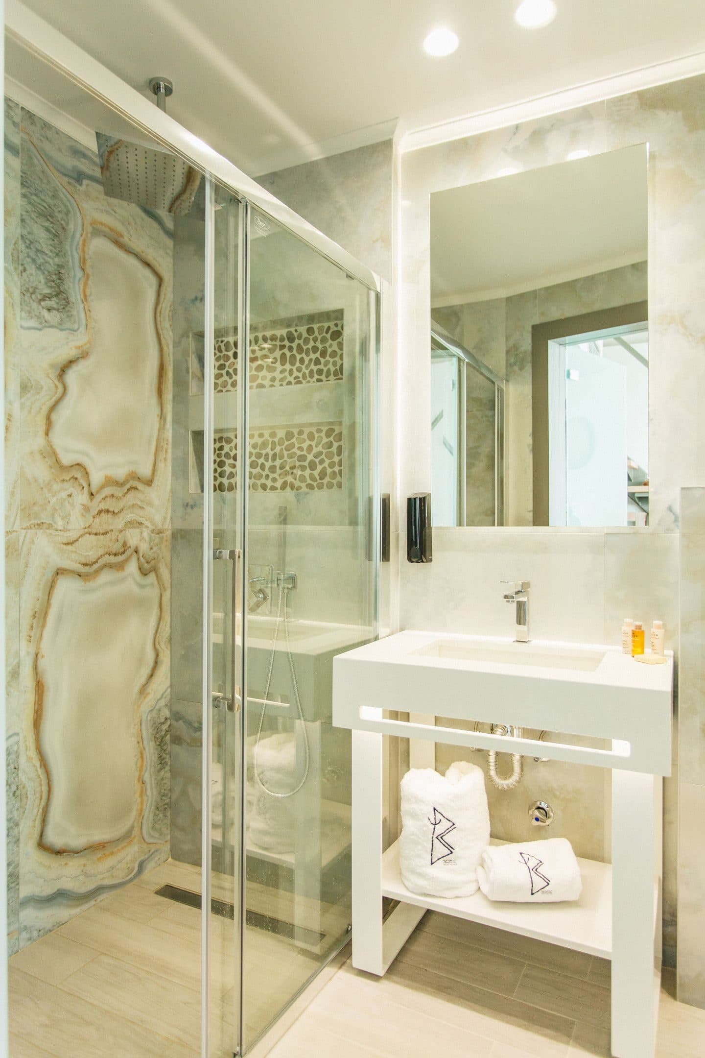 2 Level Suite Sea View | Outdoor Jacuzzi, Pefkochori – photo 7 of 9