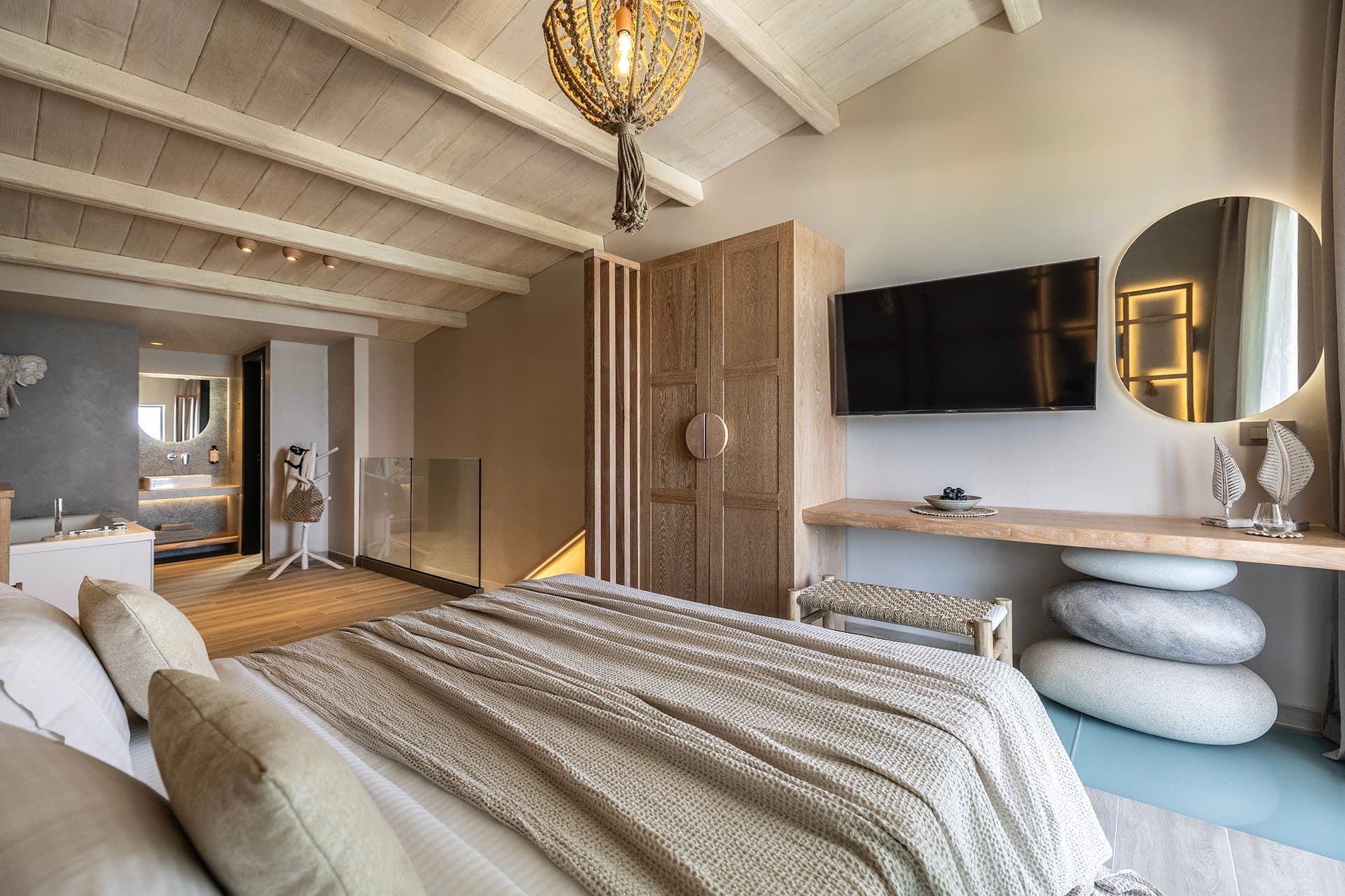 Mayasari 2-Level Sea View Suite | Indoor Jacuzzi, Pefkochori – photo 2 of 9
