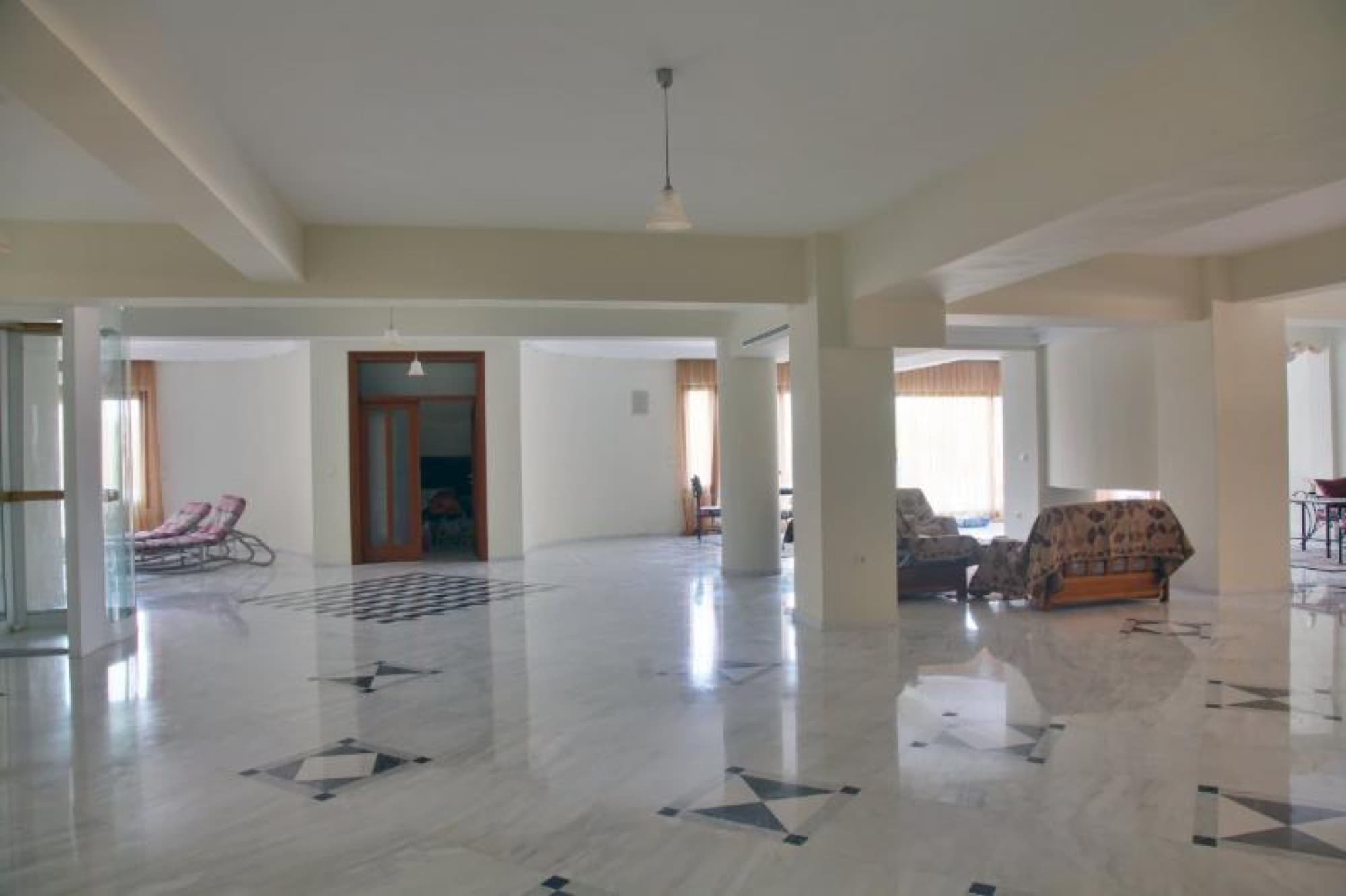 1,050 m² Seven-Bedroom Villa for Sale in Perea, Thessaloniki, Peraia – photo 2 of 7