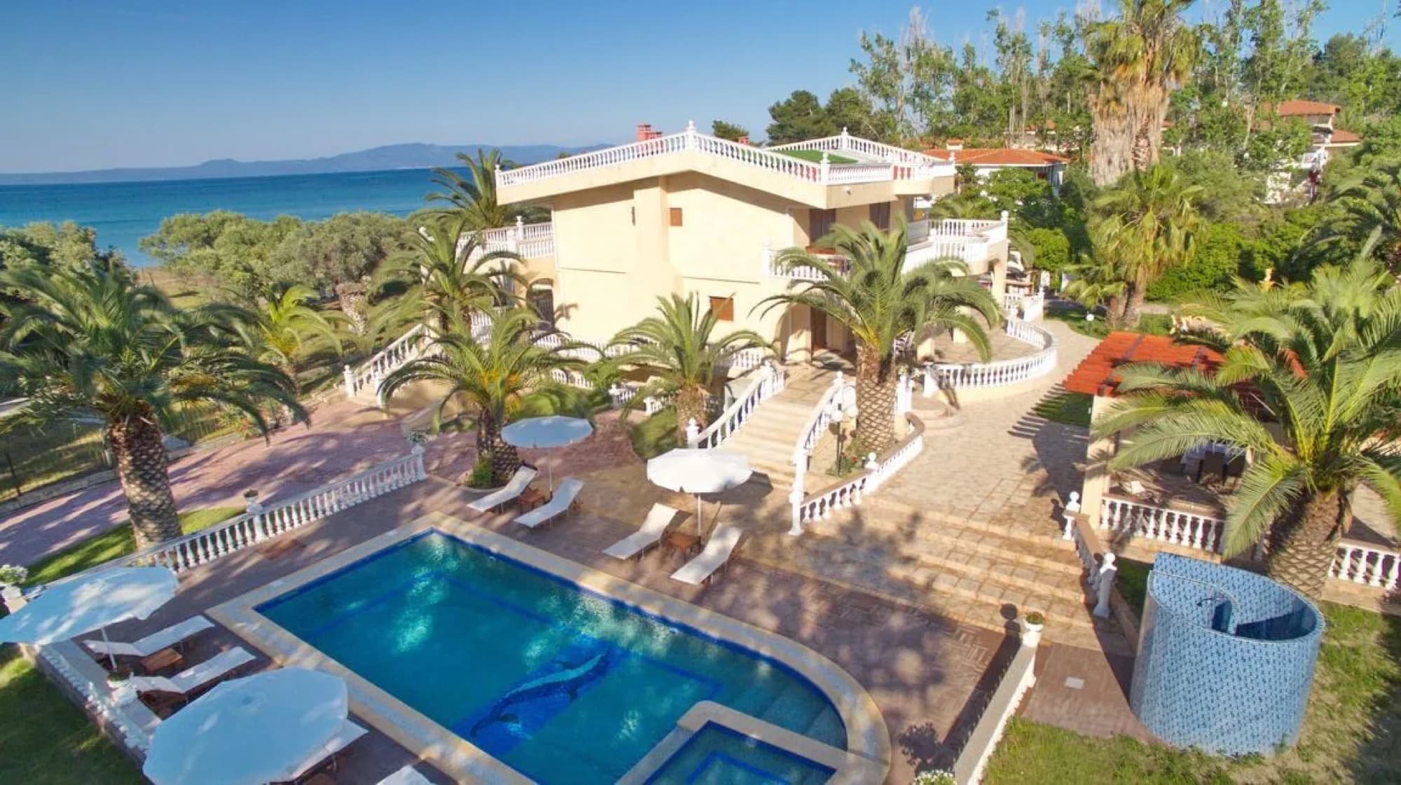 350 m² Five-Bedroom Villa for Sale in Chaniotis, Halkidiki, Chaniotis – photo 2 of 26