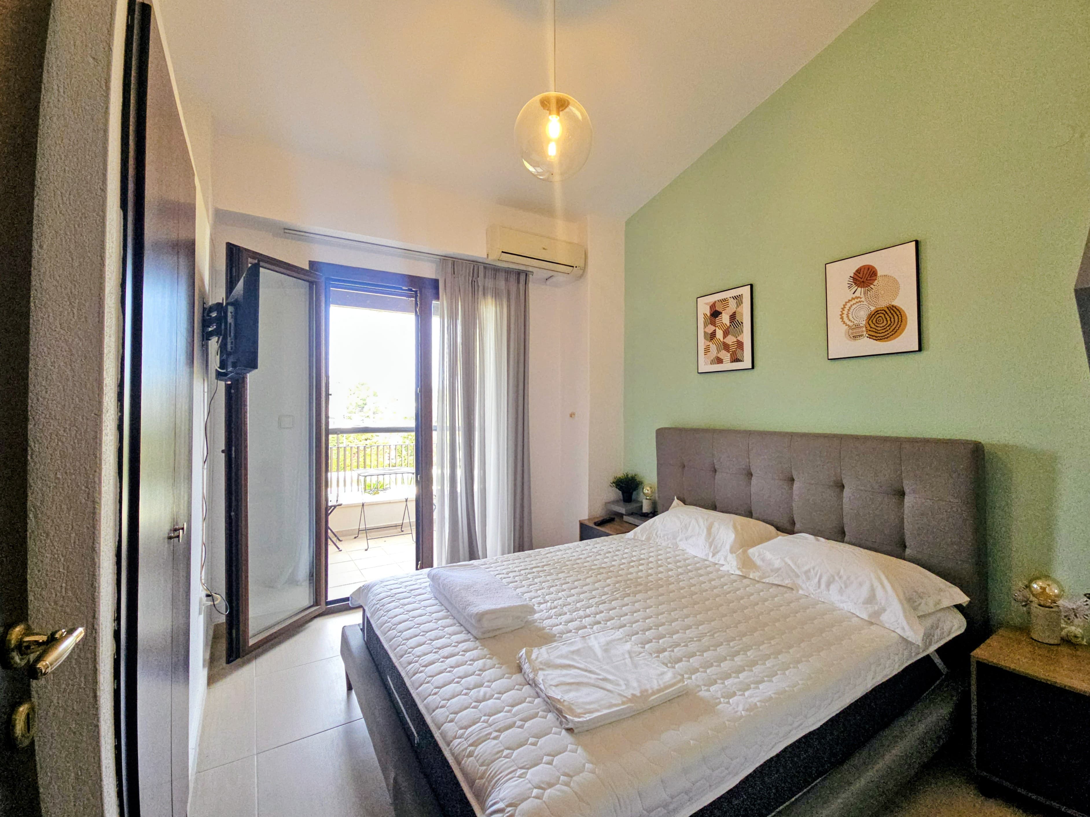 3 Bedroom Villa with Shared Pool, Garden and Private Parking near the Beach - 4