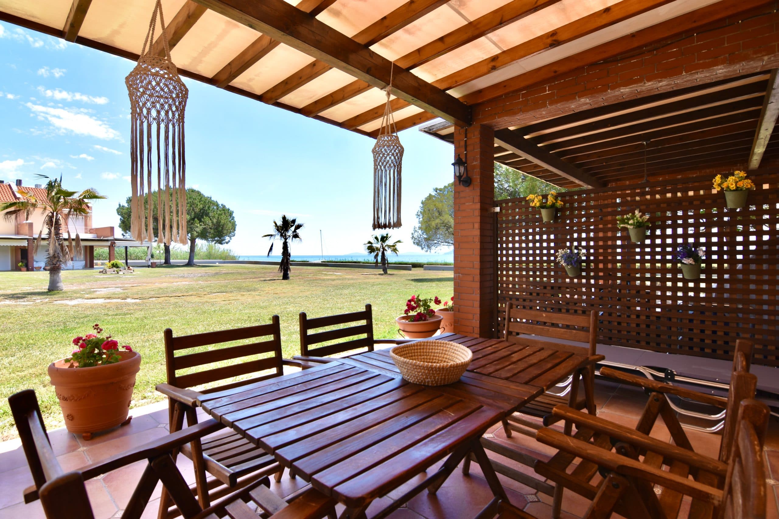 Dora's Beach House