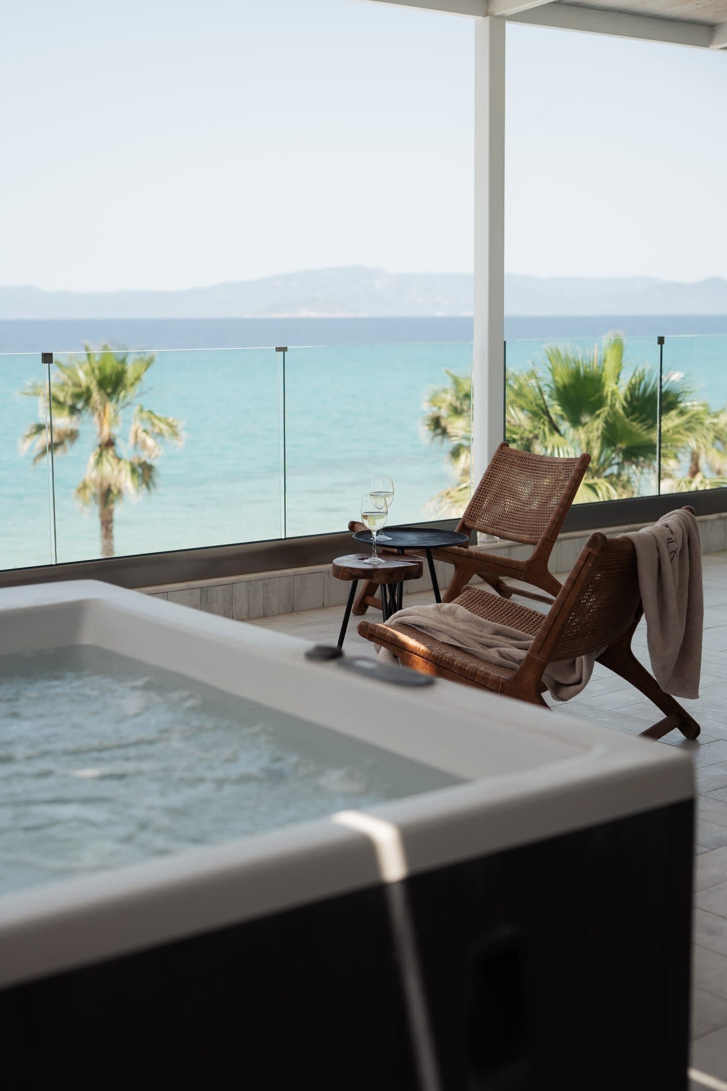 2 Level Suite Sea View | Outdoor Jacuzzi, Pefkochori – photo 1 of 9