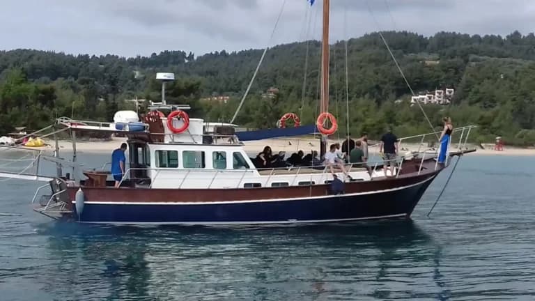 Wooden Sailing
